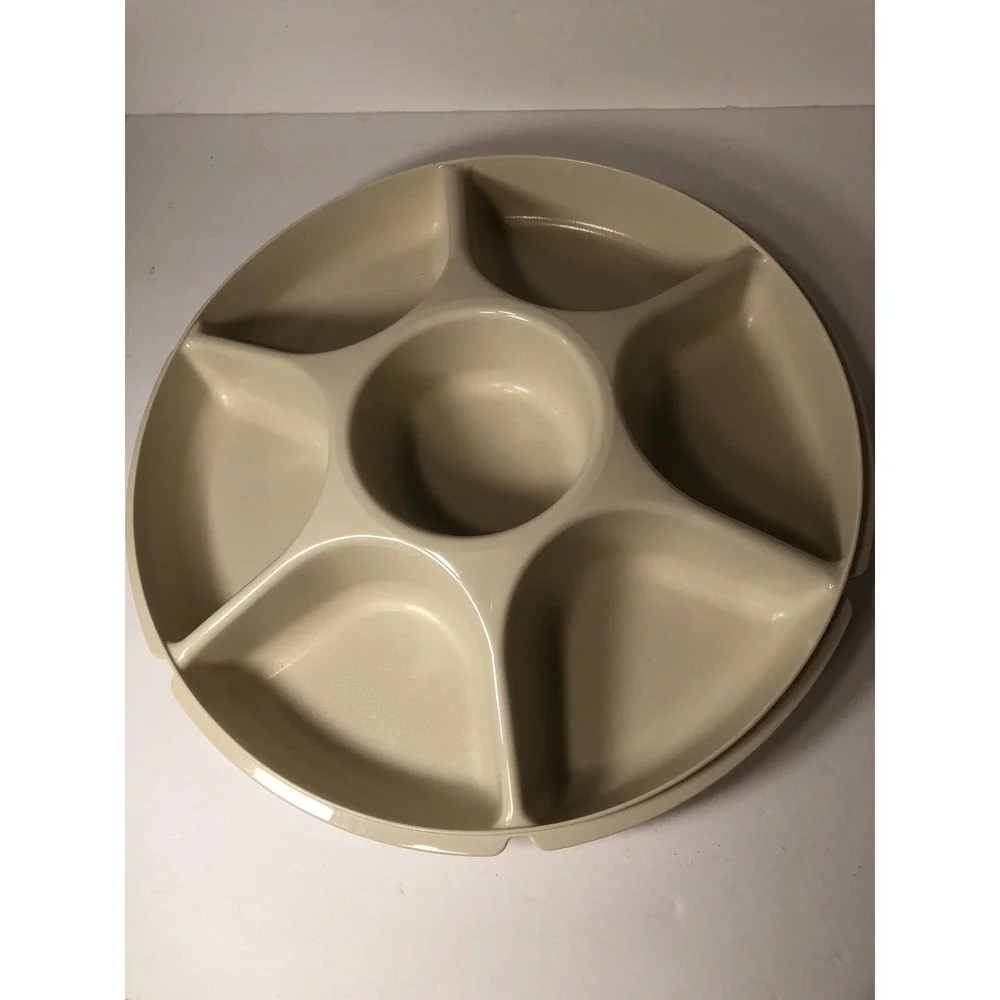 Vintage Almond Tupperware Vegetable Dip Snack Serving Tray  Lid 1665-2 & 1666-2
